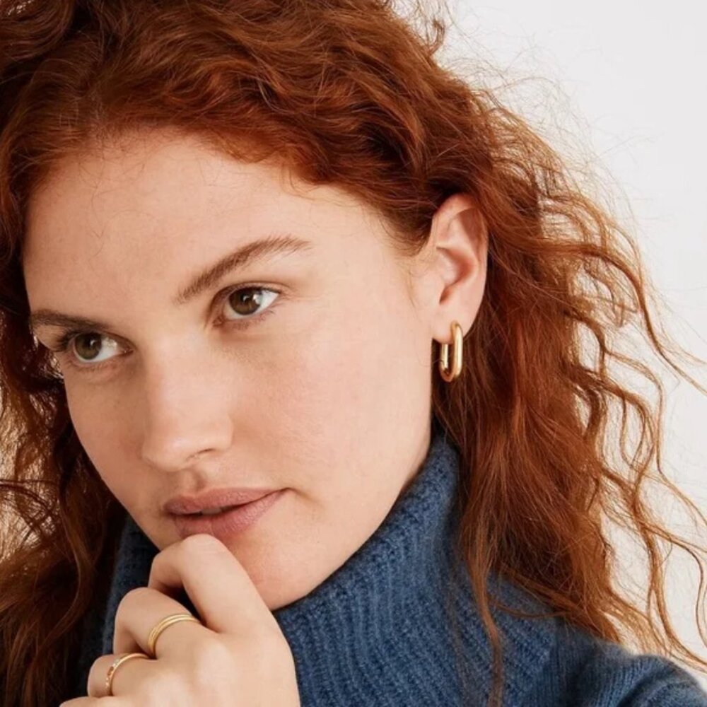 Madewell Vintage Gold Tone Carabiner Medium Huggie Hoop Earrings - Picture 5 of 6